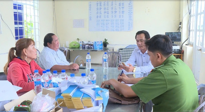 Yêu cầu xử lý dứt điểm ồn ào thu phí trái phép tại chợ Sa Ra - Ảnh 3.