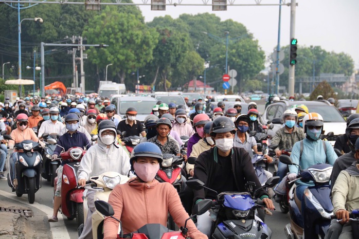 Kiểm định khí thải xe máy: Cần lộ trình hợp lý- Ảnh 1.