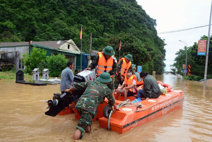 Phải bảo đảm tuyệt đối an toàn tính mạng, tài sản cho nhân dân - Ảnh 2.