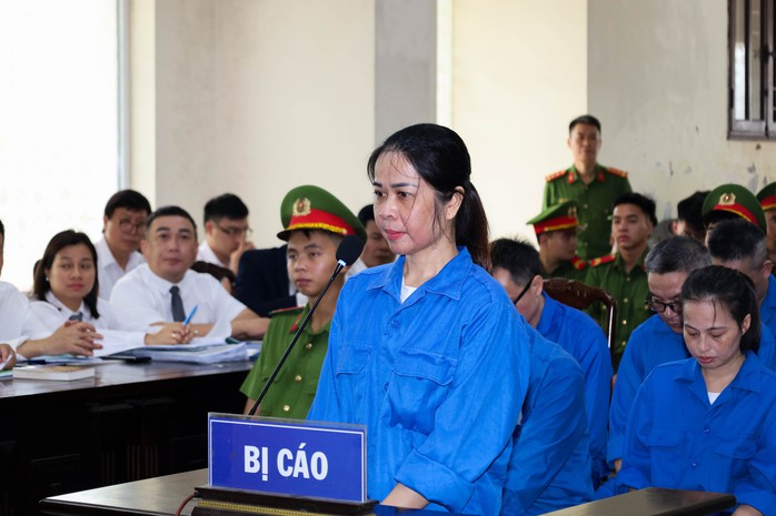 Tổng biên tập tạp chí Môi trường và Đô thị Đồng Xuân Thụ và 43 thuộc cấp hầu toà- Ảnh 2. Tổng biên tập tạp chí Môi trường và Đô thị Đồng Xuân Thụ và 43 thuộc cấp hầu toà- Ảnh 2.