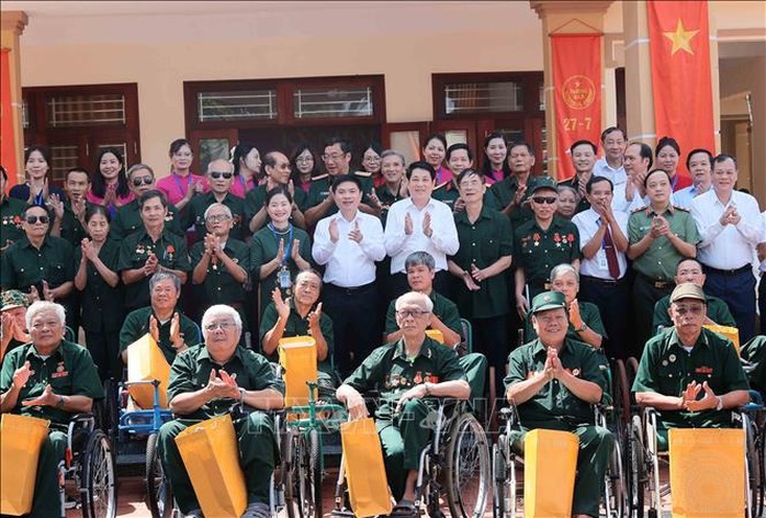 Chủ tịch nước Lương Cường: Chính sách ưu đãi người có công là nhiệm vụ thường xuyên, lâu dài - Ảnh 2.
