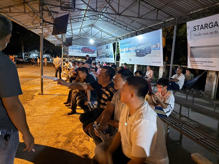Hình ảnh xuyên đêm hỗ trợ học viên tập luyện thi lái xe- Ảnh 9. Hình ảnh xuyên đêm hỗ trợ học viên tập luyện thi lái xe- Ảnh 9.