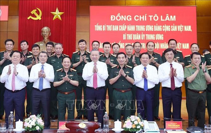 Tổng Bí thư Tô Lâm làm việc với Tổng cục Chính trị Quân đội nhân dân Việt Nam- Ảnh 4. Tổng Bí thư Tô Lâm làm việc với Tổng cục Chính trị Quân đội nhân dân Việt Nam- Ảnh 4.