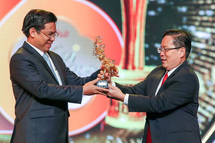 Nam A Bank và trụ cột xanh - số - Ảnh 2.