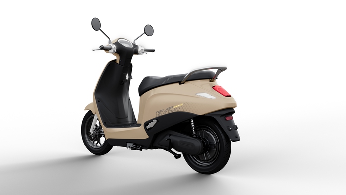 Giữa xu hướng chuyển đổi xe xăng, VinFast ra mắt xe máy điện mới đi được tới 262 km/lần sạc- Ảnh 3.
