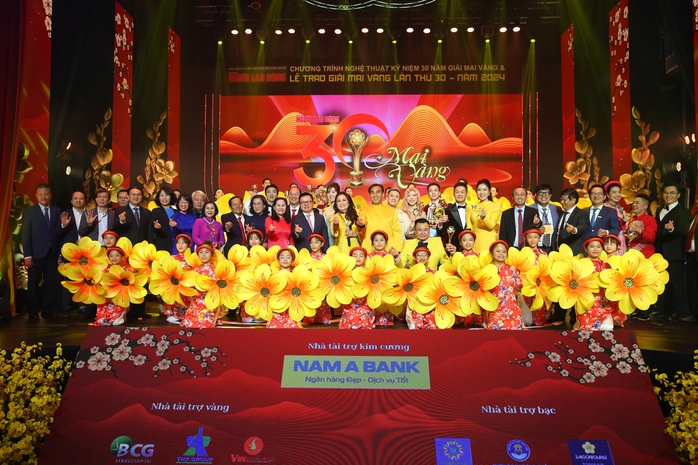 Vượt mọi khó khăn, vươn tầm thời đại- Ảnh 1. Vượt mọi khó khăn, vươn tầm thời đại- Ảnh 1.