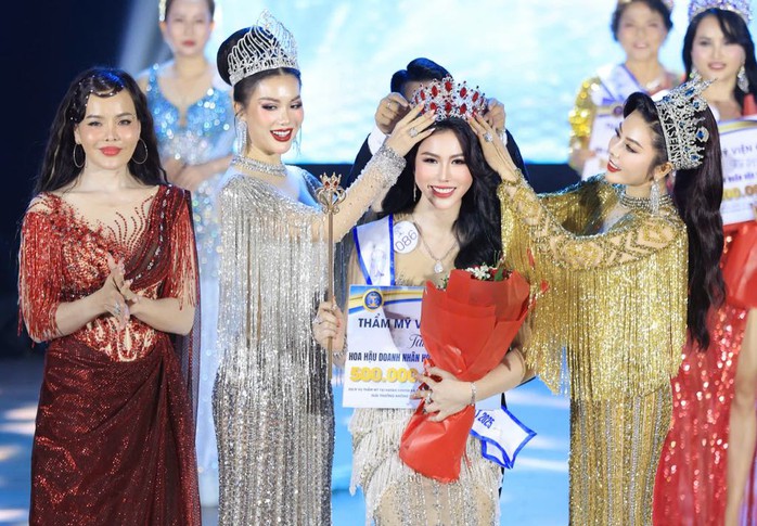 Hồ Thanh Tuyền đăng quang Hoa hậu Doanh nhân Hòa bình Trái đất 2025- Ảnh 1. Hồ Thanh Tuyền đăng quang Hoa hậu Doanh nhân Hòa bình Trái đất 2025- Ảnh 1.