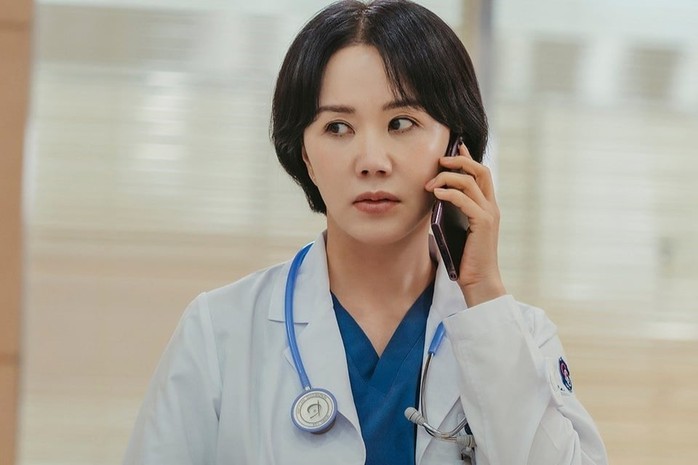 Uhm Jung Hwa tái xuất sau phim "Bác sĩ Cha"- Ảnh 2.
