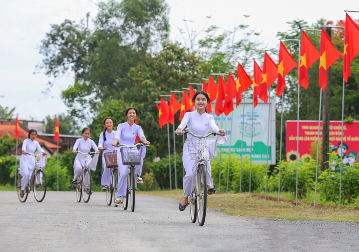 Vượt mọi khó khăn, vươn tầm thời đại- Ảnh 4. Vượt mọi khó khăn, vươn tầm thời đại- Ảnh 4.