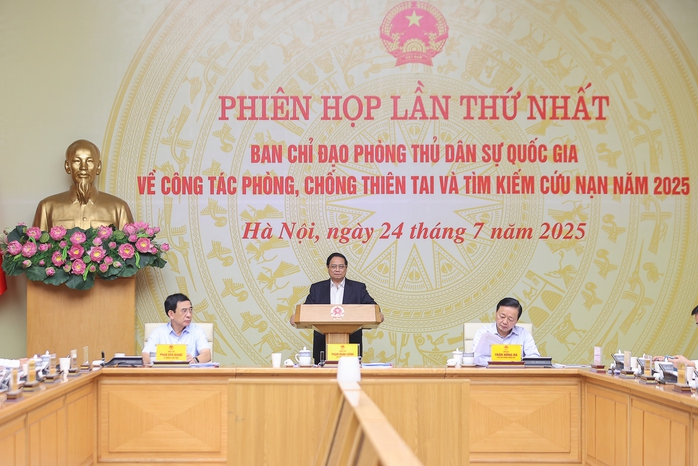 Thủ tướng chia sẻ nỗi đau, sự mất mát, thiệt hại tài sản của nhân dân các xã miền núi Nghệ An - Ảnh 1. Thủ tướng chia sẻ nỗi đau, sự mất mát, thiệt hại tài sản của nhân dân các xã miền núi Nghệ An - Ảnh 1.