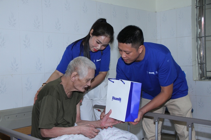 Vinamilk “viết tiếp câu chuyện hòa bình” bằng tranh và hành động- Ảnh 5.