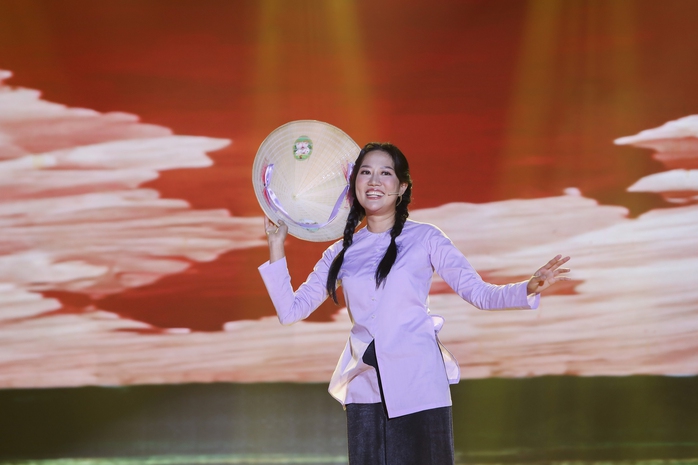 Huỳnh Thơ - nữ MC miền Tây gây chú ý ở Tình bolero 2025 là ai?

- Ảnh 2.