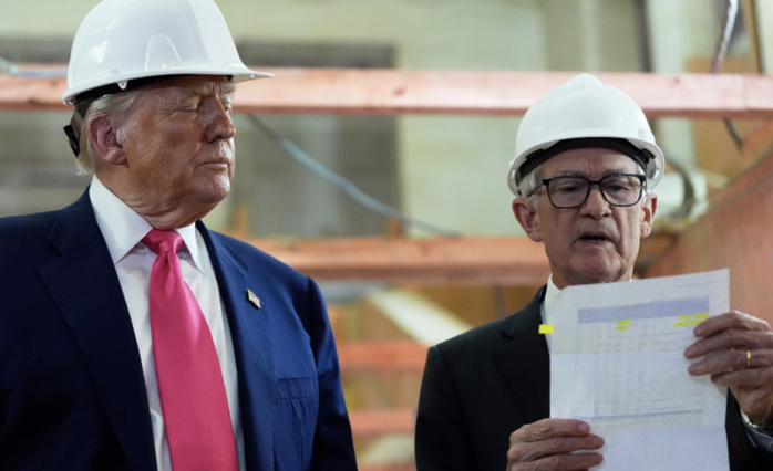 Đích thân đến trụ sở FED, Tổng thống Donald Trump tuyên bố không có ý định sa thải ông Powell- Ảnh 1. Đích thân đến trụ sở FED, Tổng thống Donald Trump tuyên bố không có ý định sa thải ông Powell- Ảnh 1.
