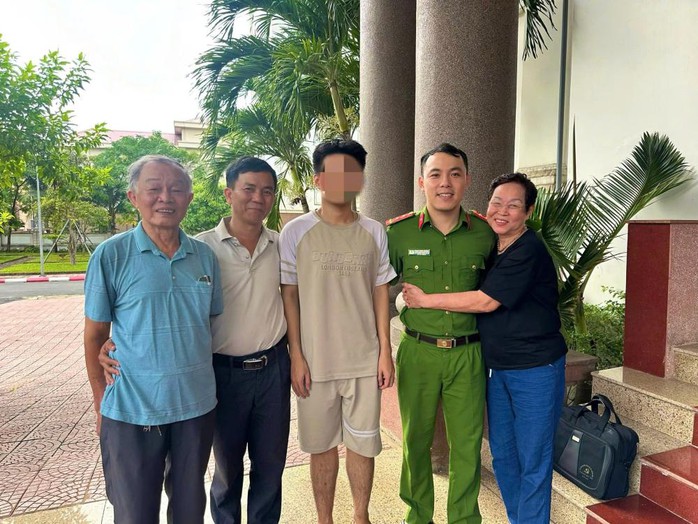 Bí ẩn phía sau cuộc gọi yêu cầu thuê phòng khách sạn để “hợp tác điều tra”- Ảnh 1. Bí ẩn phía sau cuộc gọi yêu cầu thuê phòng khách sạn để “hợp tác điều tra”- Ảnh 1.