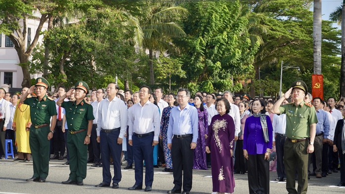 Thiêng liêng lễ chào cờ tại Đặc khu Côn Đảo sáng 26-7- Ảnh 8.