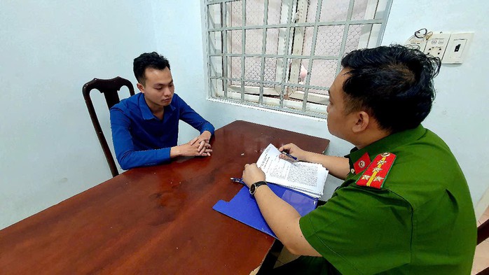 Tin "bùa ngải", người phụ nữ bị quay lại video khỏa thân và tống tiền- Ảnh 1.