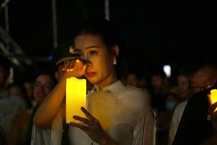 "Bản hùng ca bất diệt" tại Đà Nẵng: Khúc tráng ca tri ân các anh hùng liệt sĩ- Ảnh 2. "Bản hùng ca bất diệt" tại Đà Nẵng: Khúc tráng ca tri ân các anh hùng liệt sĩ- Ảnh 2.