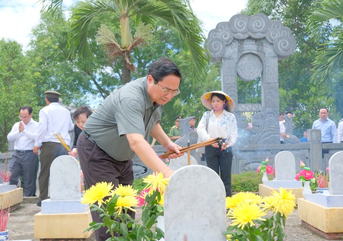 Thủ tướng Phạm Minh Chính thăm Mẹ Việt Nam Anh hùng 102 tuổi ở Quảng Trị- Ảnh 6.