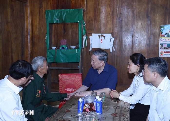 Tổng Bí thư Tô Lâm kiểm tra vận hành hoạt động hệ thống chính trị xã biên giới Si Pa Phìn- Ảnh 4. Tổng Bí thư Tô Lâm kiểm tra vận hành hoạt động hệ thống chính trị xã biên giới Si Pa Phìn- Ảnh 4.