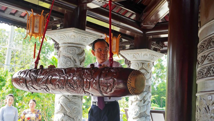 TP HCM trang trọng tổ chức Lễ giỗ Anh hùng liệt sĩ, người dân yêu nước tại Côn Đảo- Ảnh 4. TP HCM trang trọng tổ chức Lễ giỗ Anh hùng liệt sĩ, người dân yêu nước tại Côn Đảo- Ảnh 4.