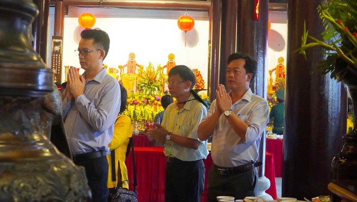 TP HCM trang trọng tổ chức Lễ giỗ Anh hùng liệt sĩ, người dân yêu nước tại Côn Đảo- Ảnh 16. TP HCM trang trọng tổ chức Lễ giỗ Anh hùng liệt sĩ, người dân yêu nước tại Côn Đảo- Ảnh 16.