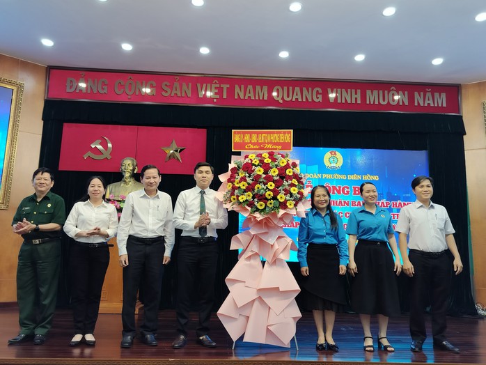 Hàng ngàn công nhân được thưởng thức bữa ăn giữa ca giá trị cao- Ảnh 7.