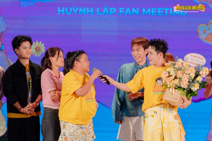 Phương Mỹ Chi, Huỳnh Lập quậy tưng "fan meeting"- Ảnh 4. Phương Mỹ Chi, Huỳnh Lập quậy tưng "fan meeting"- Ảnh 4.