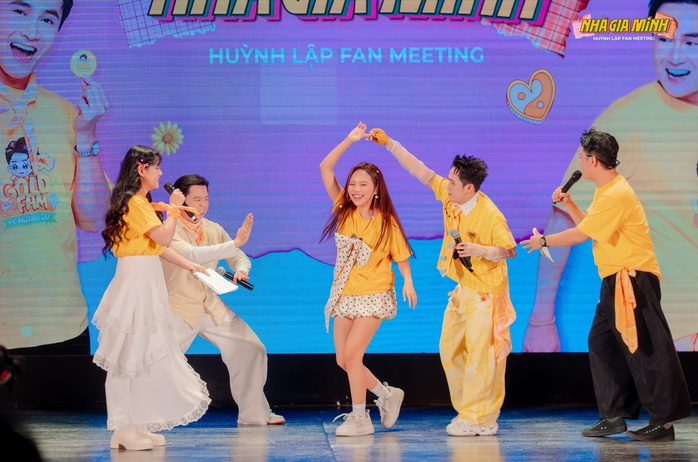 Phương Mỹ Chi, Huỳnh Lập quậy tưng "fan meeting"- Ảnh 1. Phương Mỹ Chi, Huỳnh Lập quậy tưng "fan meeting"- Ảnh 1.
