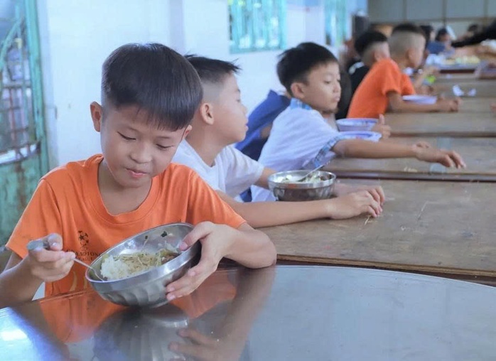 Ngôi trường ấm áp của 175 học sinh mồ côi, trẻ có hoàn cảnh khó khăn - Ảnh 10.