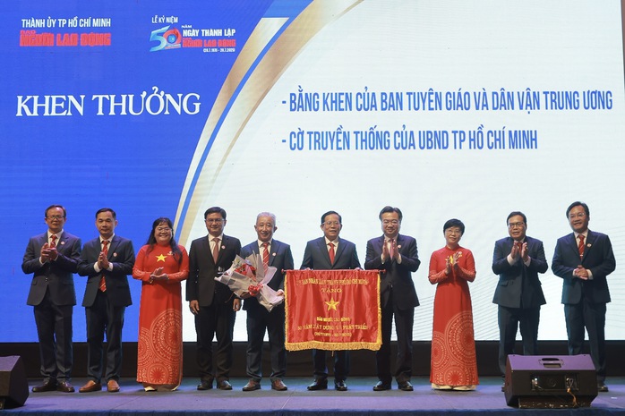 Kỷ niệm 50 năm ngày thành lập Báo Người Lao Động: Luôn đồng hành cùng bạn đọc- Ảnh 2.