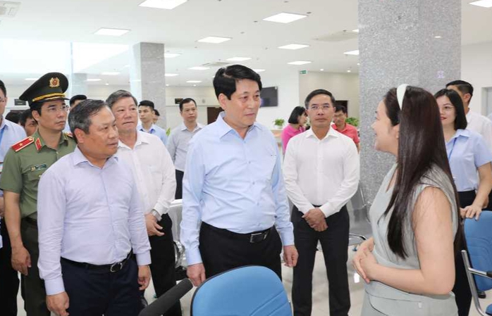 Chủ tịch nước: Quảng Ninh cần kịp thời tháo gỡ khó khăn, vướng mắc khi vận hành bộ máy mới- Ảnh 3. Chủ tịch nước: Quảng Ninh cần kịp thời tháo gỡ khó khăn, vướng mắc khi vận hành bộ máy mới- Ảnh 3.