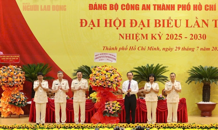 Đảng bộ Công an TP HCM tổ chức thành công Đại hội đại biểu lần thứ I nhiệm kỳ 2025 - 2030 - Ảnh 8.
