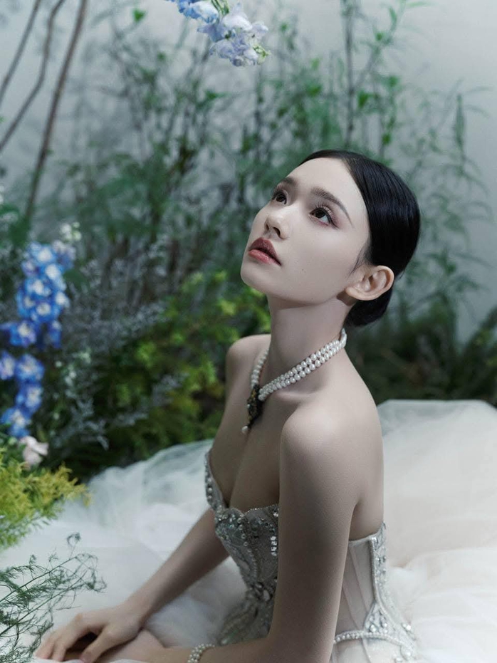 "Nàng thơ" của Châu Tinh Trì khoe vẻ đẹp trong thiết kế Việt- Ảnh 11.