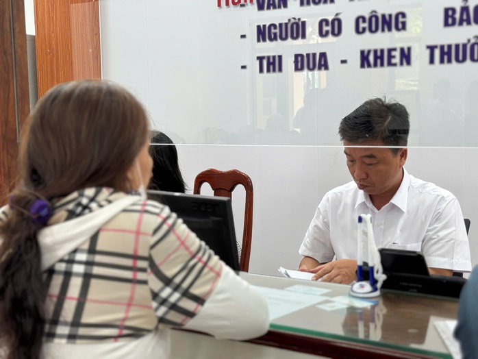 Đà Nẵng yêu cầu xin lỗi dân nếu chậm trễ thủ tục hành chính - Ảnh 1. Đà Nẵng yêu cầu xin lỗi dân nếu chậm trễ thủ tục hành chính - Ảnh 1.