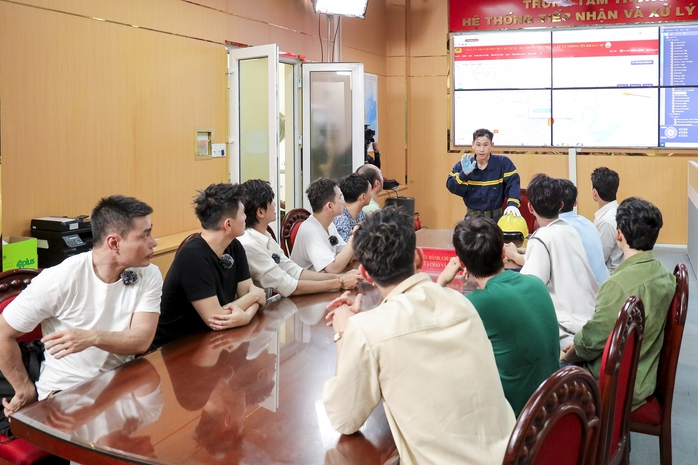 Bộ Công an nhận "cơn mưa" lời khen sau tập 1 Chiến sĩ quả cảm   - Ảnh 4.