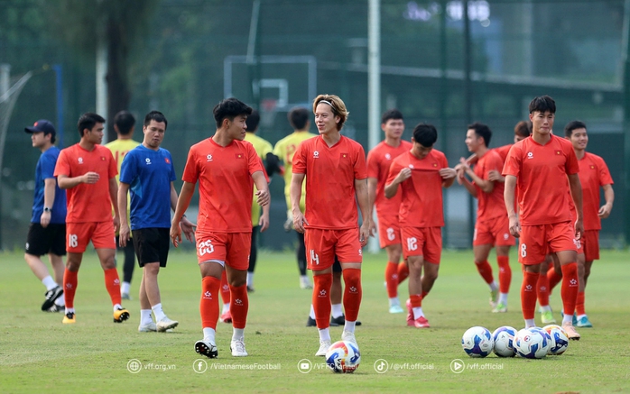 Tuyển U23 Việt Nam kỳ vọng chân sút Việt kiều - Ảnh 1.
