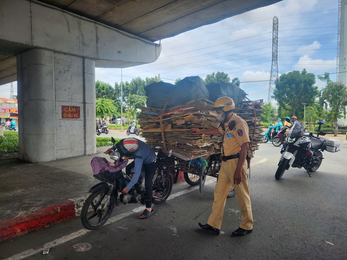 CSGT TP HCM thông báo trụ sở mới và thông tin quan trọng cho người dân - Ảnh 1. CSGT TP HCM thông báo trụ sở mới và thông tin quan trọng cho người dân - Ảnh 1.