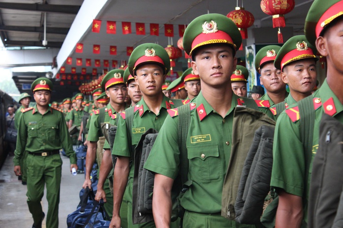 Đón 566 cán bộ, chiến sĩ từ TP HCM ra Hà Nội tập luyện cho nhiệm vụ A80 - Ảnh 2.