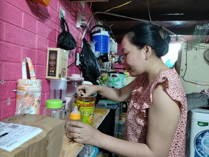 Tiền lương thấp, công nhân trì hoãn kết hôn và sinh con - Ảnh 2.