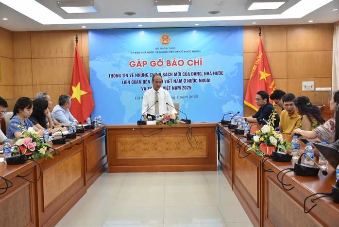 Trại hè kiều bào: Viết tiếp câu chuyện hòa bình- Ảnh 1. Trại hè kiều bào: Viết tiếp câu chuyện hòa bình- Ảnh 1.