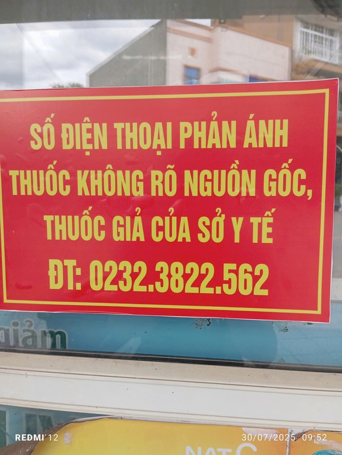 Động thái mới sau vụ bảng hiệu gây hiểu nhầm: “thuốc giả là của Sở Y tế” Quảng Trị- Ảnh 1. Động thái mới sau vụ bảng hiệu gây hiểu nhầm: “thuốc giả là của Sở Y tế” Quảng Trị- Ảnh 1.
