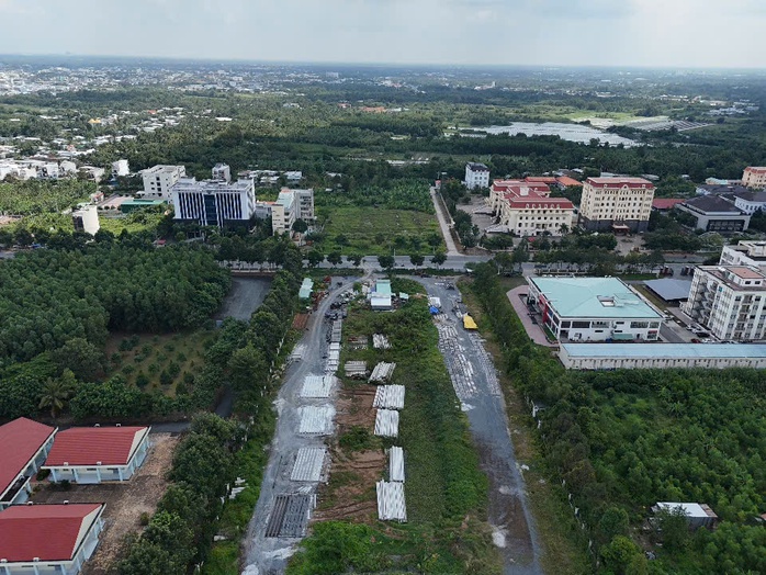 Cần Thơ: Dự án hàng ngàn tỉ đồng tăng vốn, gần 3 năm thi công mới đạt 36%   - Ảnh 1.