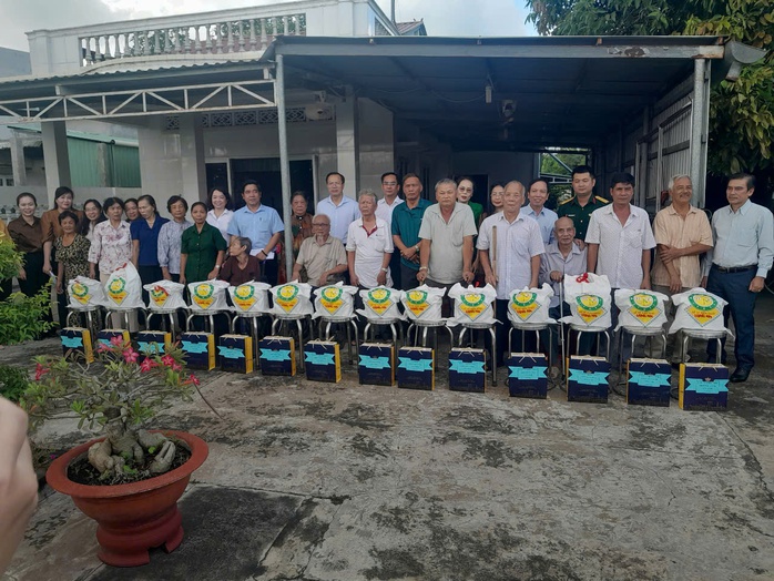Công ty Xổ số kiến thiết Long An tích cực thực hiện an sinh xã hội và đền ơn đáp nghĩa- Ảnh 4. Công ty Xổ số kiến thiết Long An tích cực thực hiện an sinh xã hội và đền ơn đáp nghĩa- Ảnh 4.