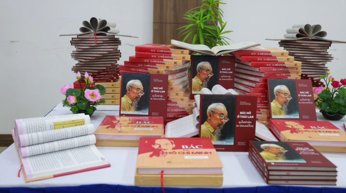 Ra mắt 2 cuốn sách về Chủ tịch Hồ Chí Minh - Ảnh 2.