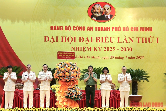 Năm nhóm nhiệm vụ chiến lược của Công an TP HCM trong thời gian tới - Ảnh 1.