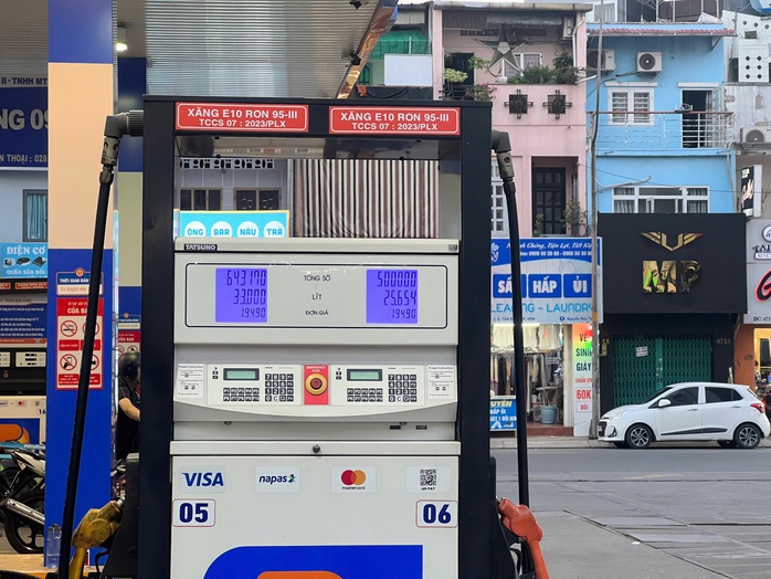 Xăng E10 đã bán ở TP HCM- Ảnh 2.