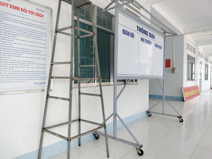 Hủy án 7 năm tù với cựu hiệu trưởng bị cáo buộc tham ô hơn 10 triệu đồng - Ảnh 1.