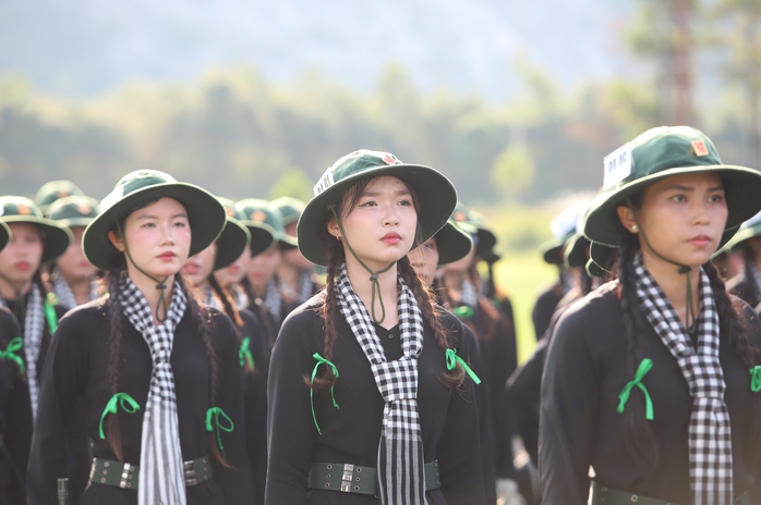 Chiến sĩ quân đội đổ mồ hôi trên thao trường, sẵn sàng diễu binh, diễu hành ngày Quốc khánh 2-9- Ảnh 7. Chiến sĩ quân đội đổ mồ hôi trên thao trường, sẵn sàng diễu binh, diễu hành ngày Quốc khánh 2-9- Ảnh 7.