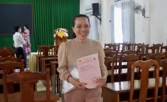 TP HCM cấp giấy chứng nhận quyền sử dụng đất cho công dân đầu tiên tại phường Phước Thắng - Ảnh 2. TP HCM cấp giấy chứng nhận quyền sử dụng đất cho công dân đầu tiên tại phường Phước Thắng - Ảnh 2.