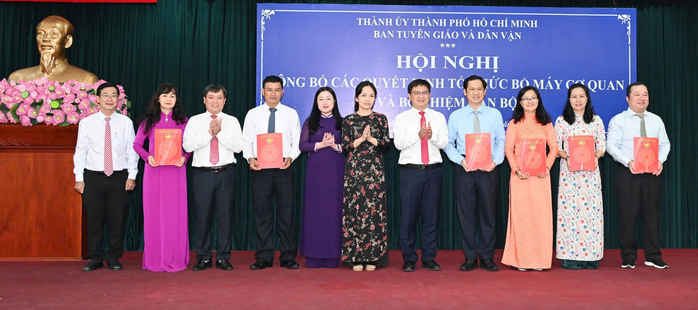 Thành ủy TP HCM vừa có quyết định tạm giao biên chế trong năm 2025- Ảnh 1. Thành ủy TP HCM vừa có quyết định tạm giao biên chế trong năm 2025- Ảnh 1.